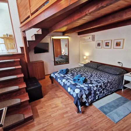 Studio Apartman Galerija บูเซต ภายนอก รูปภาพ
