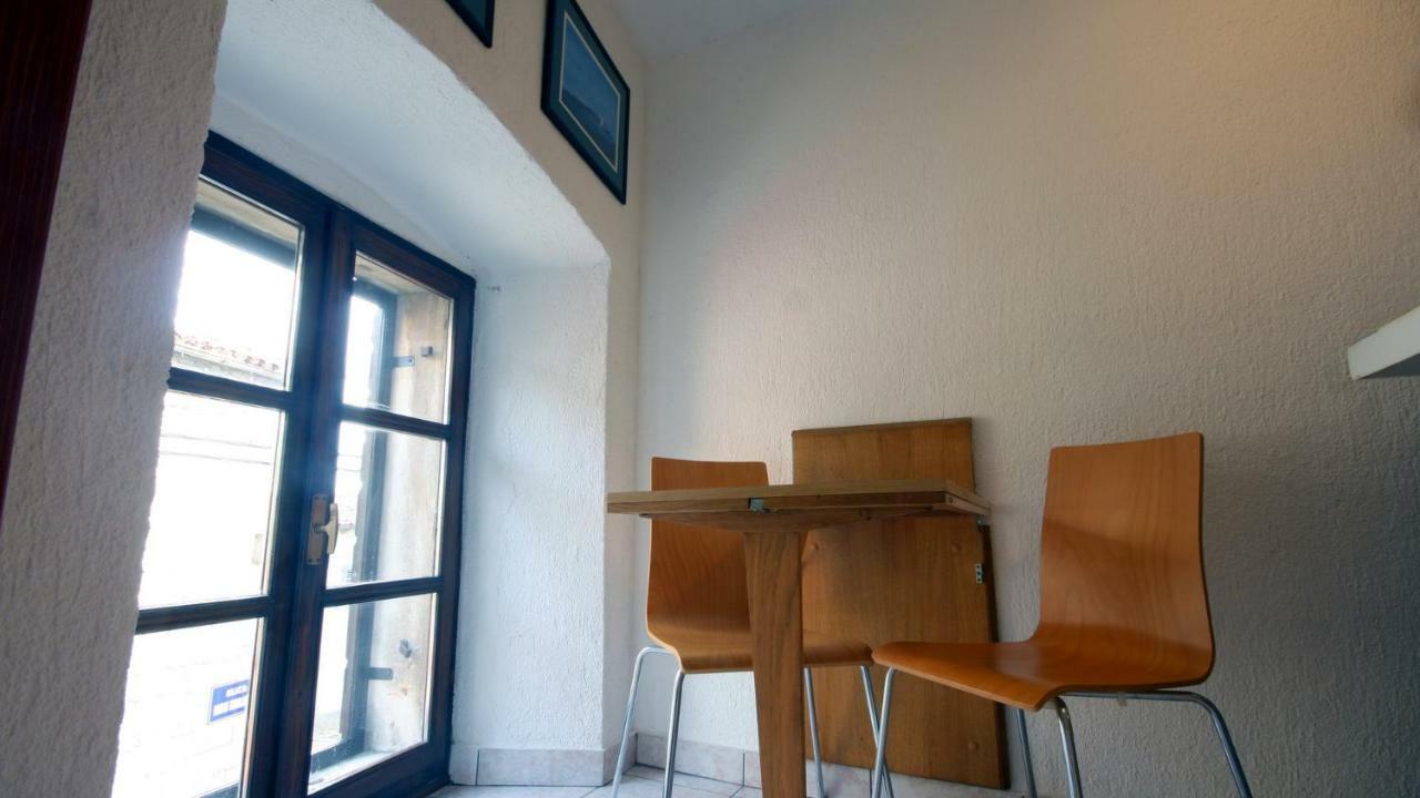 Studio Apartman Galerija บูเซต ภายนอก รูปภาพ