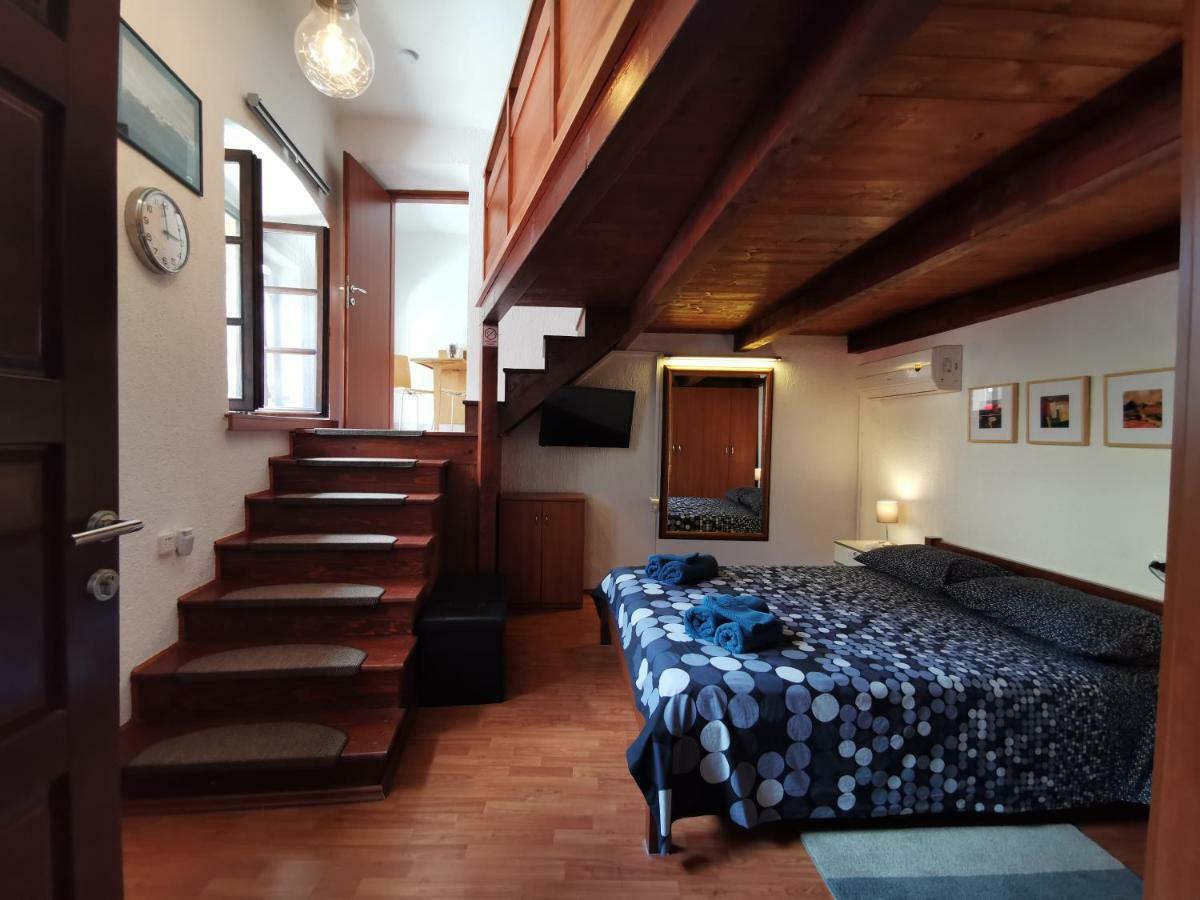 Studio Apartman Galerija บูเซต ภายนอก รูปภาพ