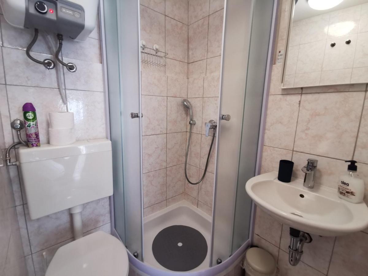 Studio Apartman Galerija บูเซต ภายนอก รูปภาพ