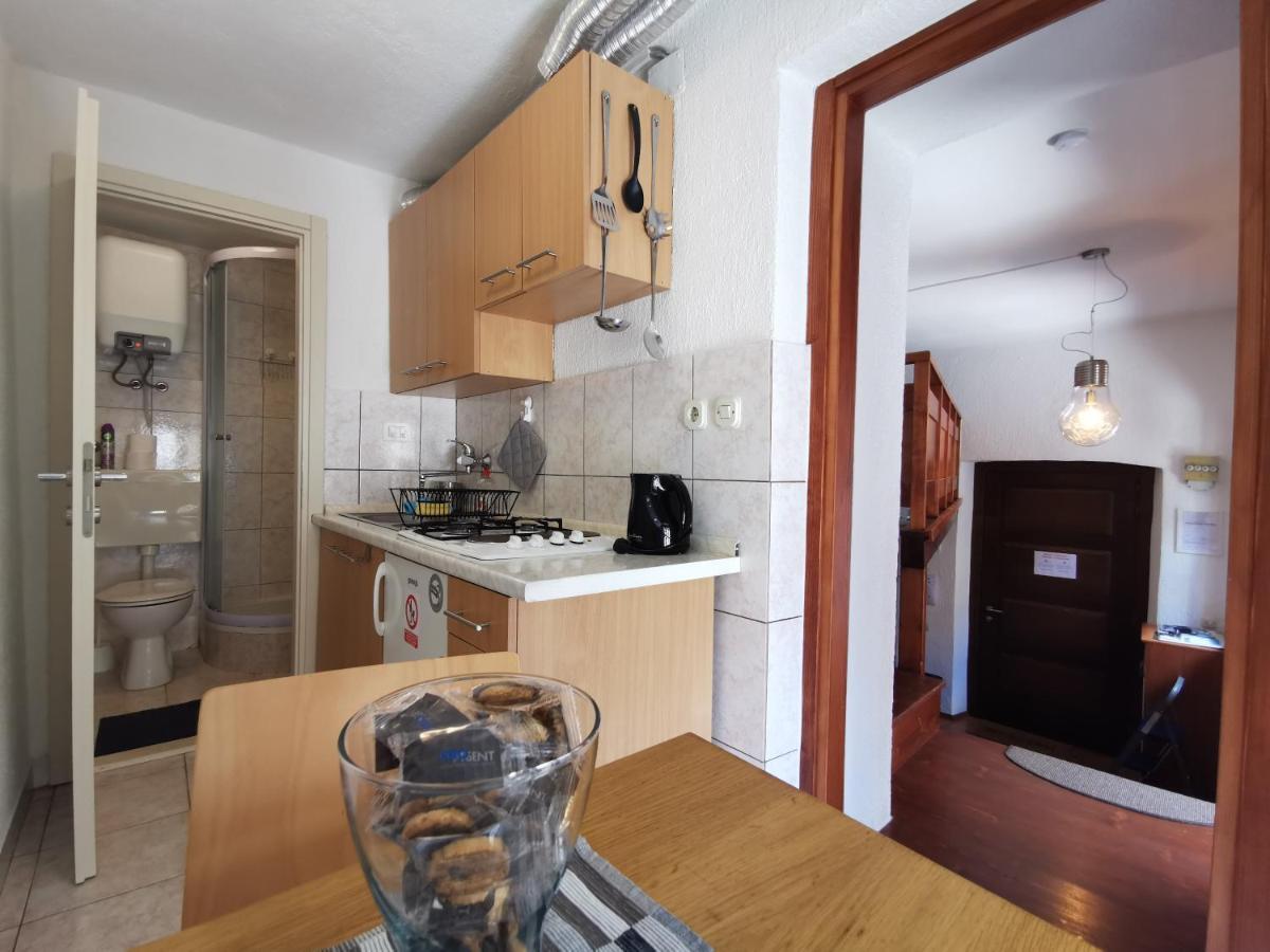 Studio Apartman Galerija บูเซต ภายนอก รูปภาพ
